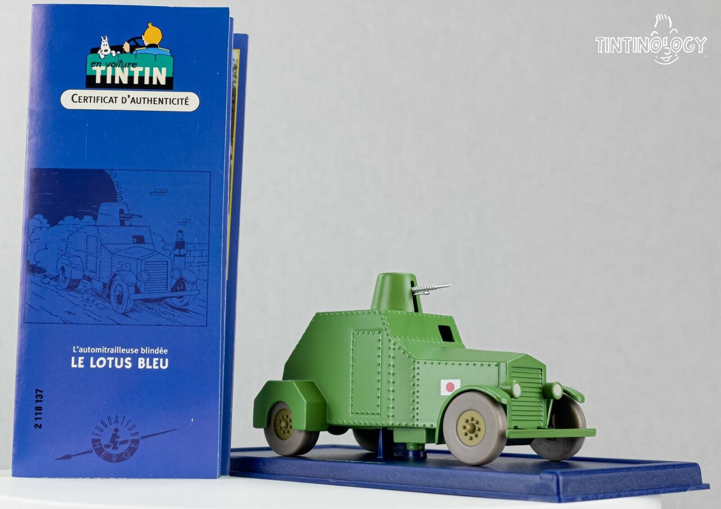 ATLAS TINTIN CAR # 37 Armoured Car - Blue Lotus Herge model car 1/43 Scale
