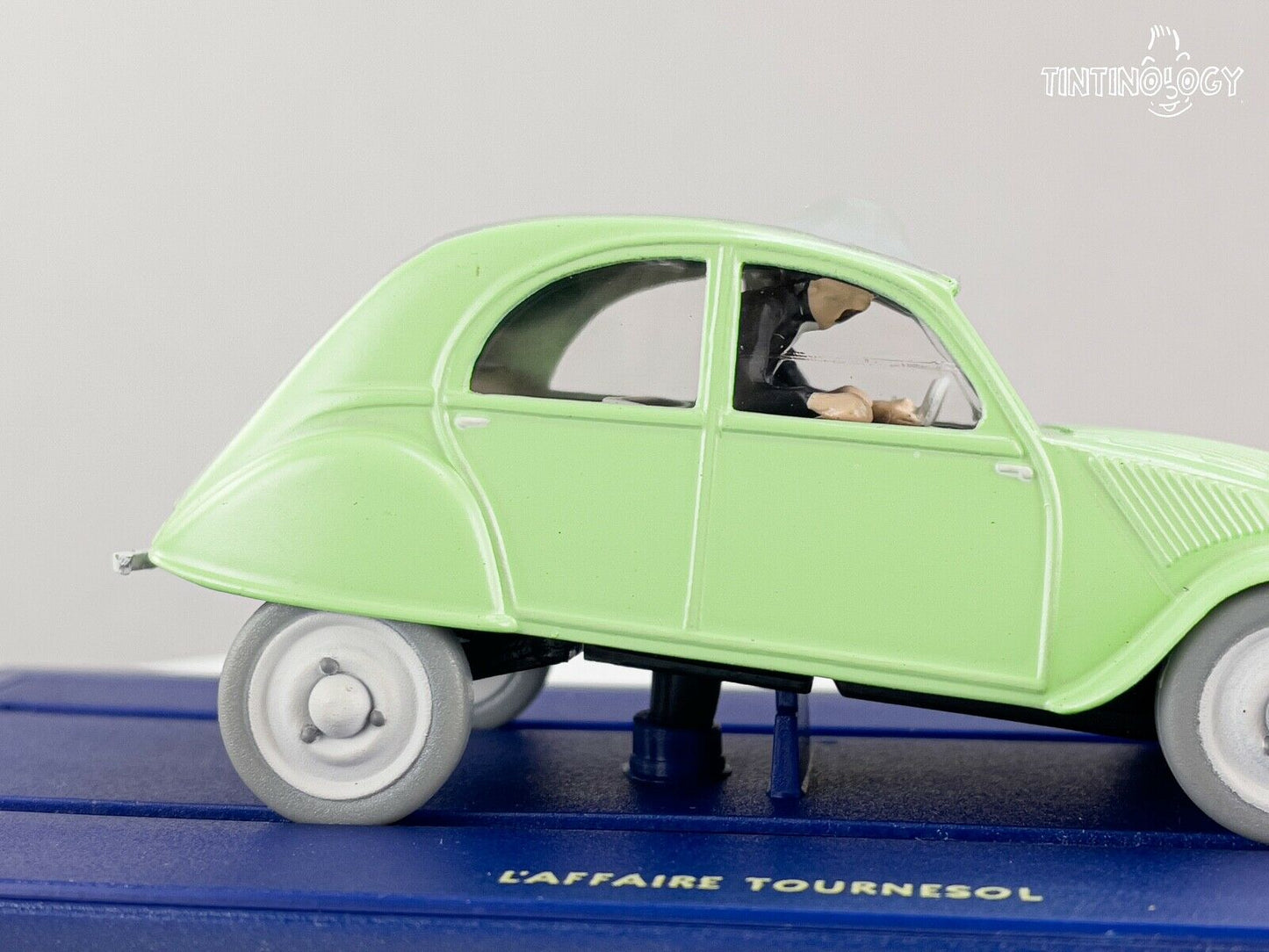 ATLAS TINTIN CAR # 6 Citroen 2CV - Calculus Affair Herge model 1/43 Scale