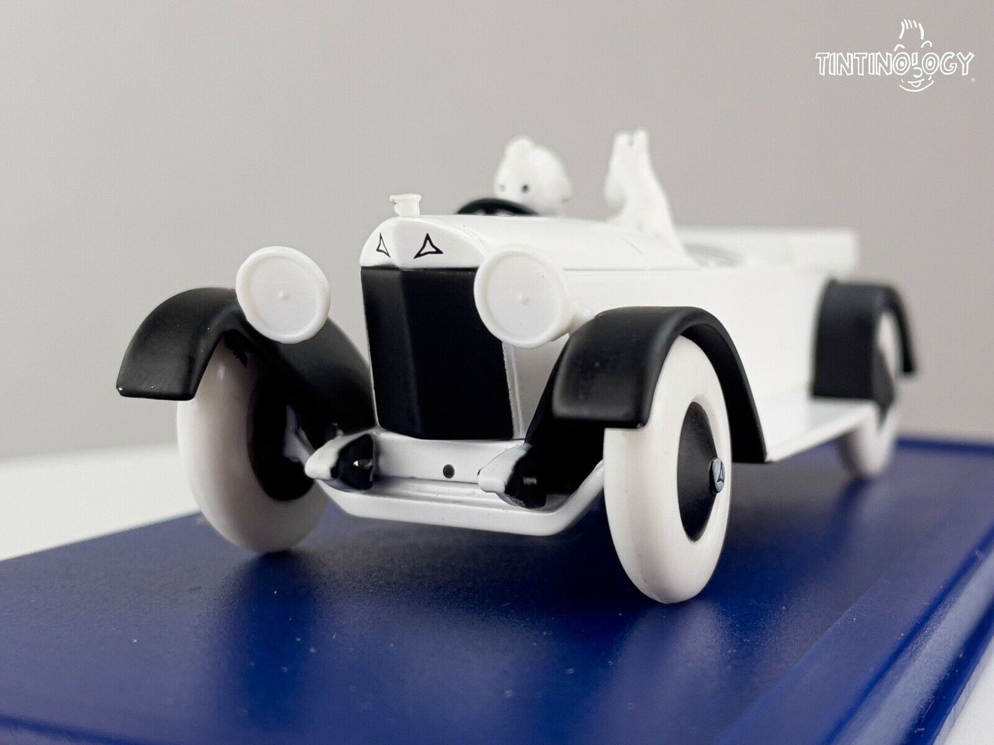 ATLAS TINTIN CAR # 50 Mercedes 15/70 Soviets Herge model car 1/43 Scale