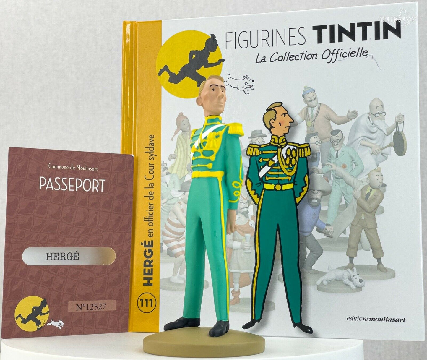 Tintin Figurines Officielle #111 Herge in Uniform: Ottokars Sceptre Resin Model