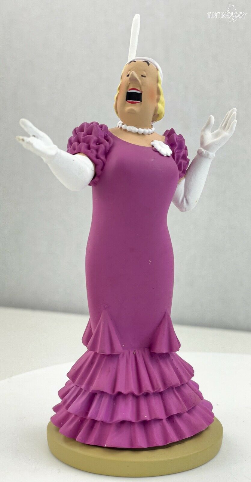 Tintin Figurine Officielle # 48 Castafiore in Concert: Ottokars Herge ML Figure