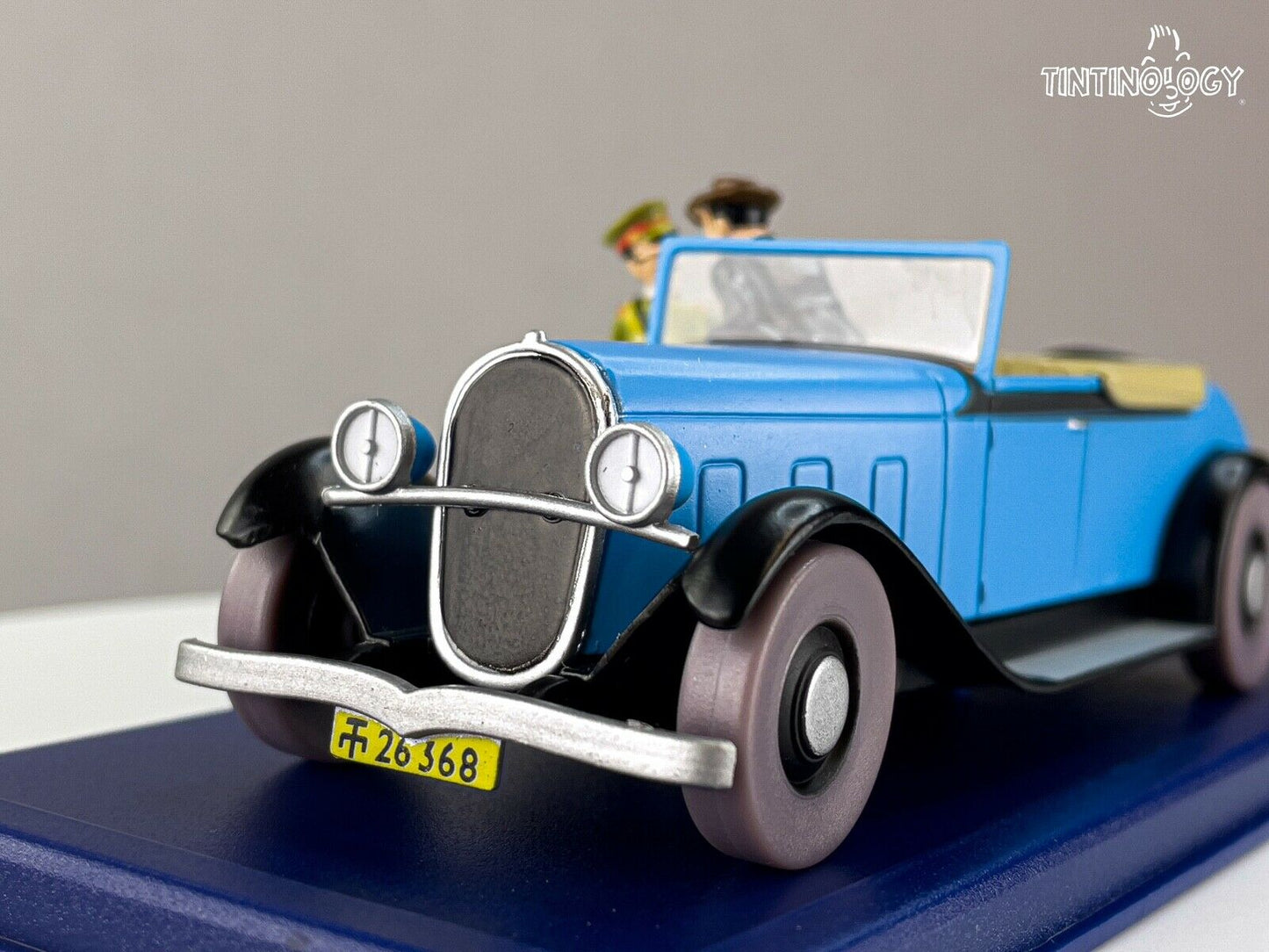 ATLAS TINTIN CAR # 68 Decapotable Bleu - Blue Lotus Herge model car 1/43 Scale