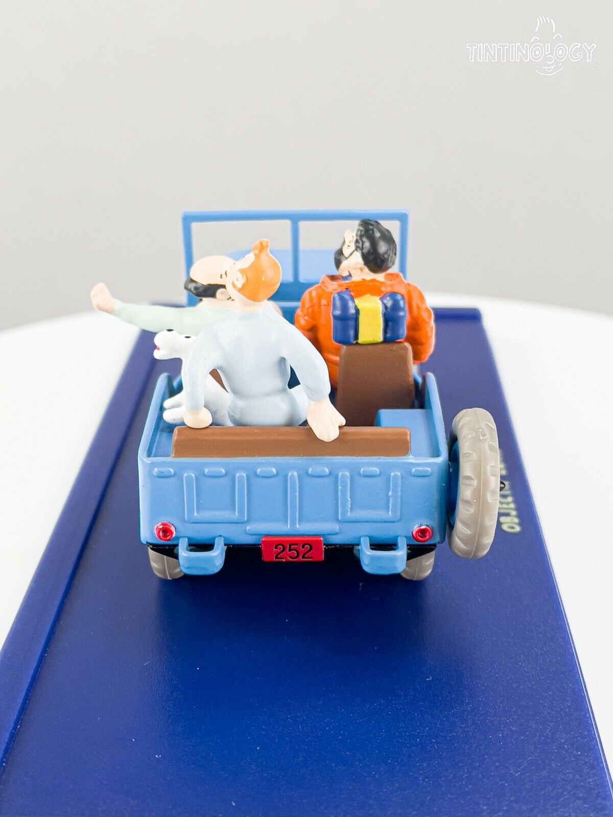 ATLAS TINTIN CAR # 1 Willys Jeep - Destination Moon Herge model car 1/43 Scale