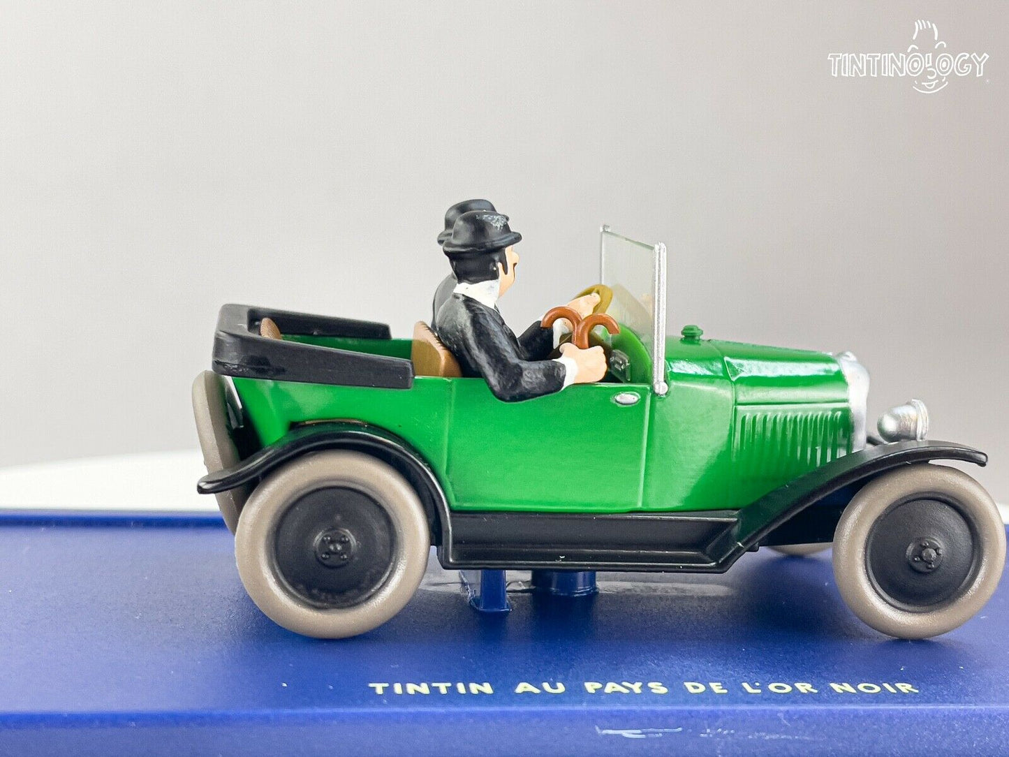 ATLAS TINTIN CAR # 17 Citroen Torpedo Herge model car 1/43 Scale Voiture