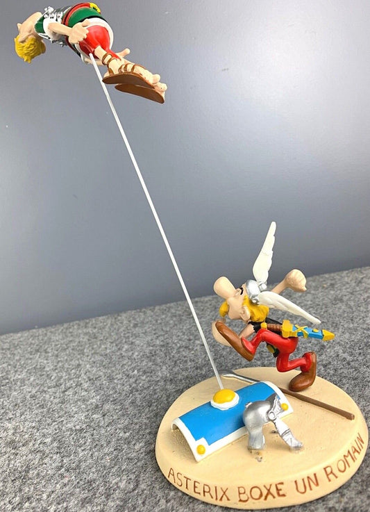 Plastoy Figurine: Asterix Punching a Roman 2002 Edns Atlas Ltd 12cm PVC Model