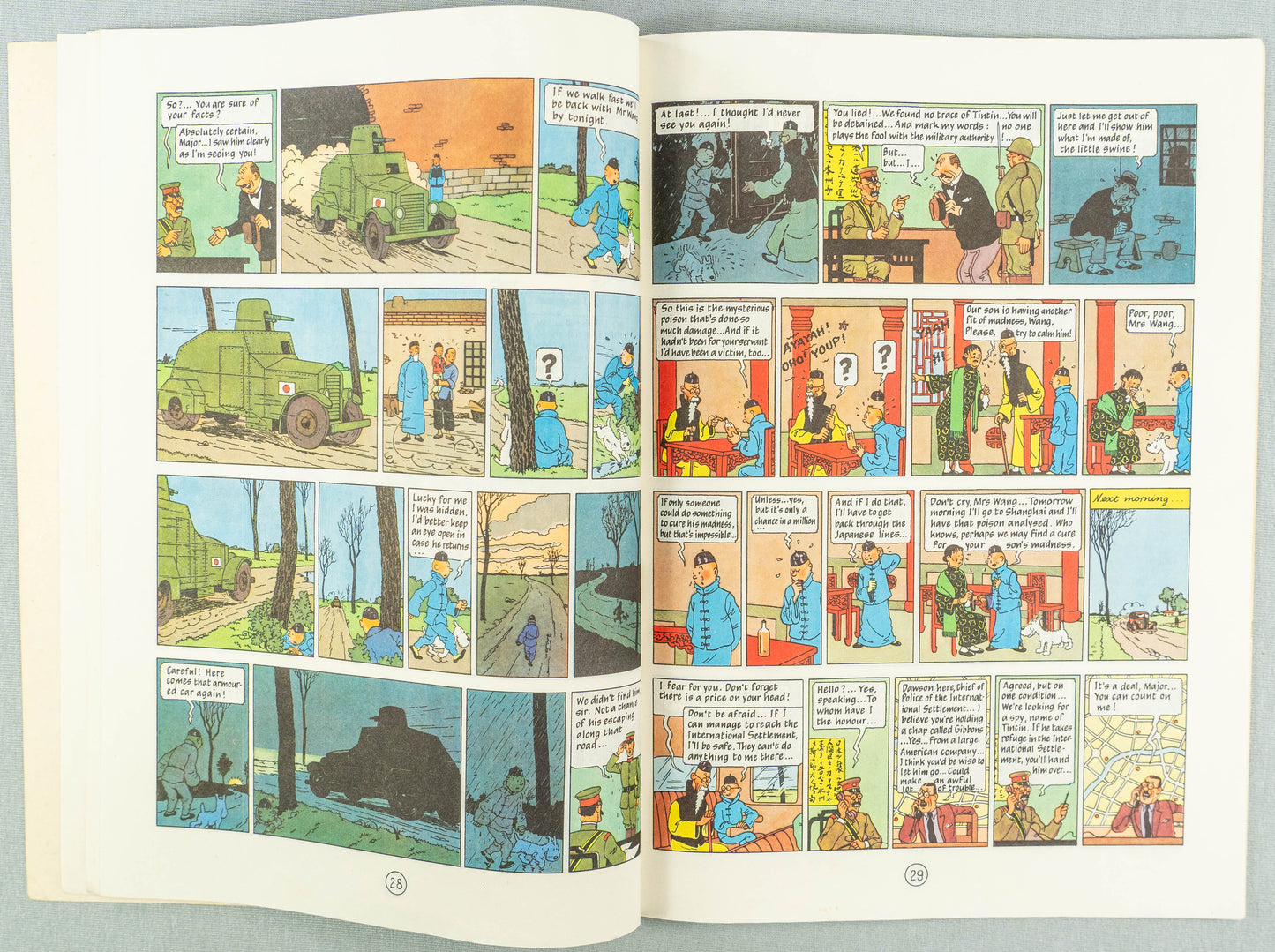 The Blue Lotus - Tintin Magnet UK Paperback Edition Book 1980s