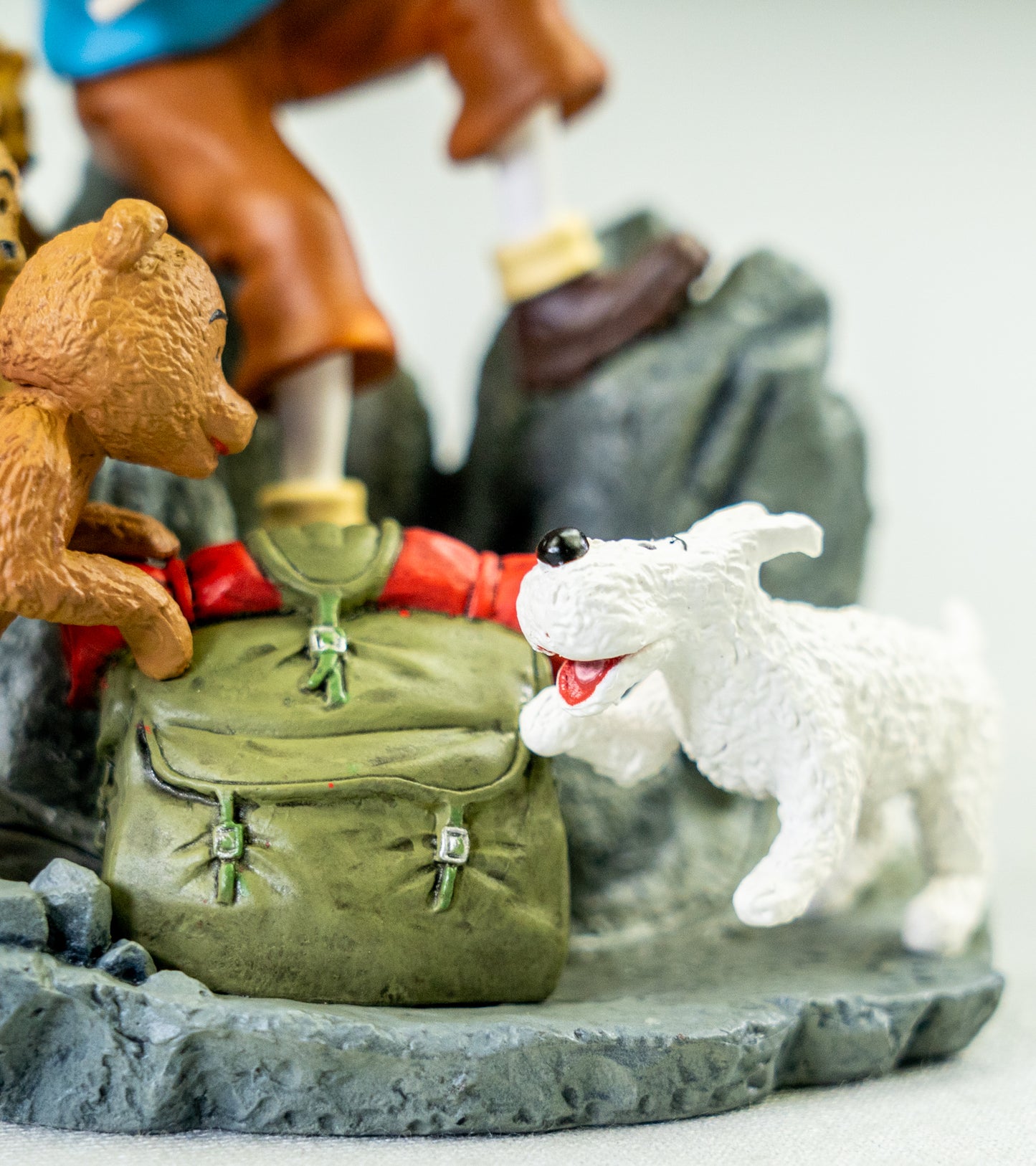 Tintin Snowy & Bear Cubs: Destination Moon Large Box Scene Figurine 10cm Model Coffret