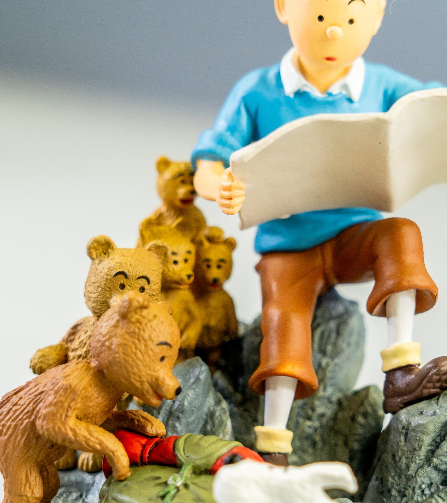 Tintin Snowy & Bear Cubs: Destination Moon Large Box Scene Figurine 10cm Model Coffret