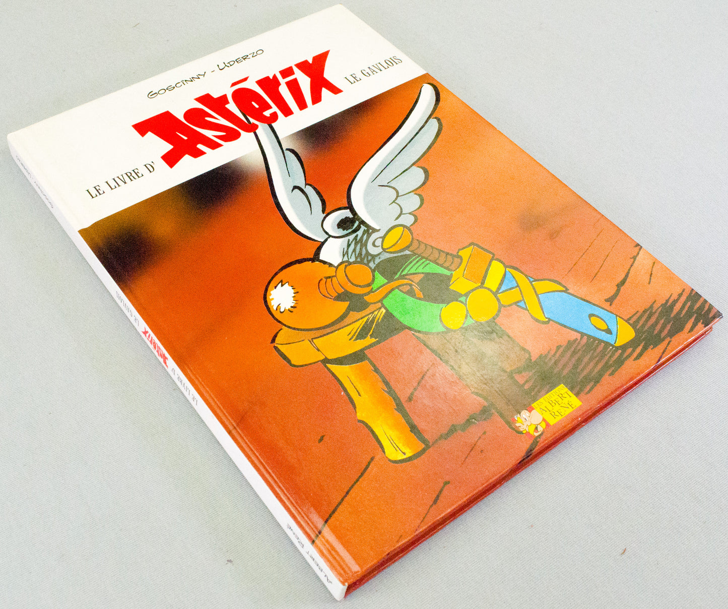 Le Livre d'Asterix Le Gavlois Book - 1999 French 1st Edition HB Les Editions Rene Andrieu