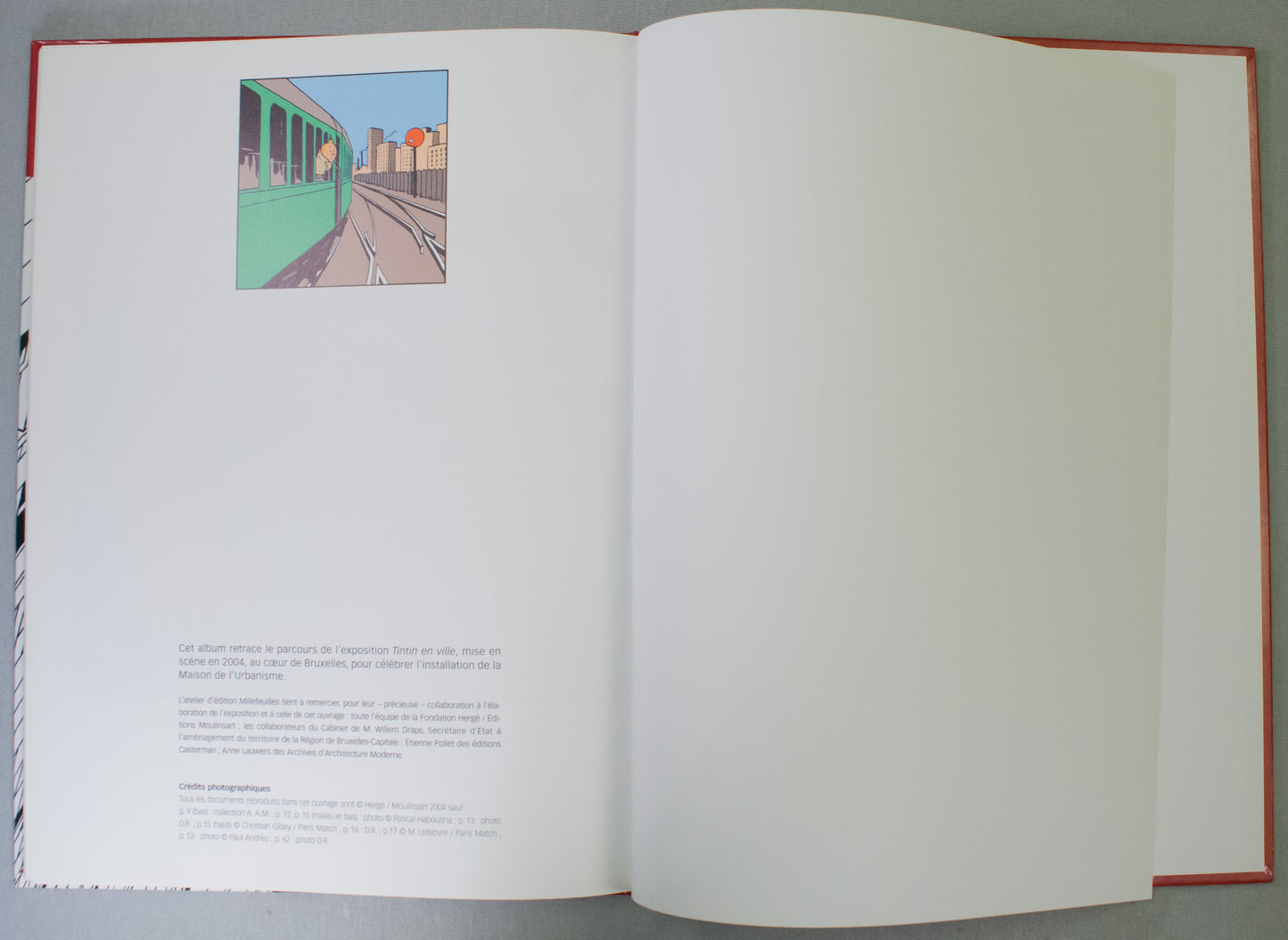 Tintin et la ville Book - 2004 French Hardback 1st Edition by Moulinsart
