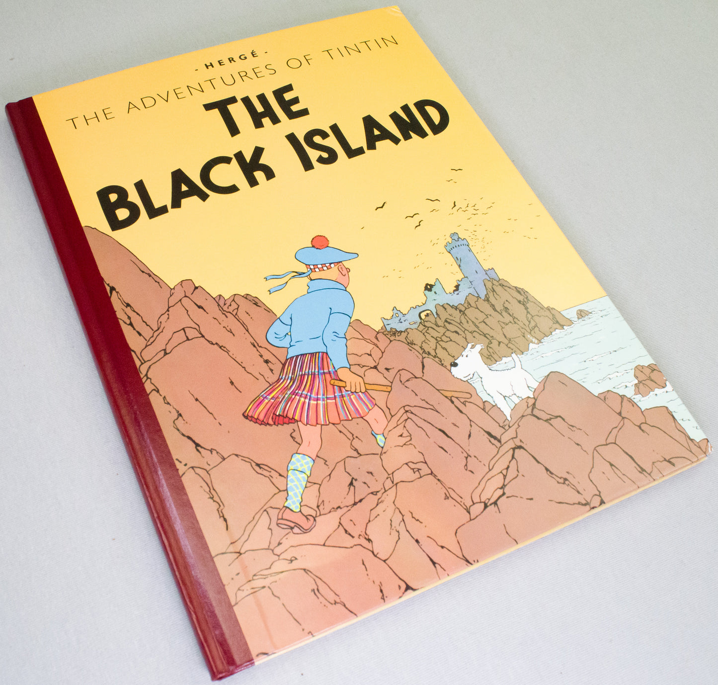 The Black Island: Egmont 2008 UK Hardback Classic Colour Edition Rare Tintin Book Herge