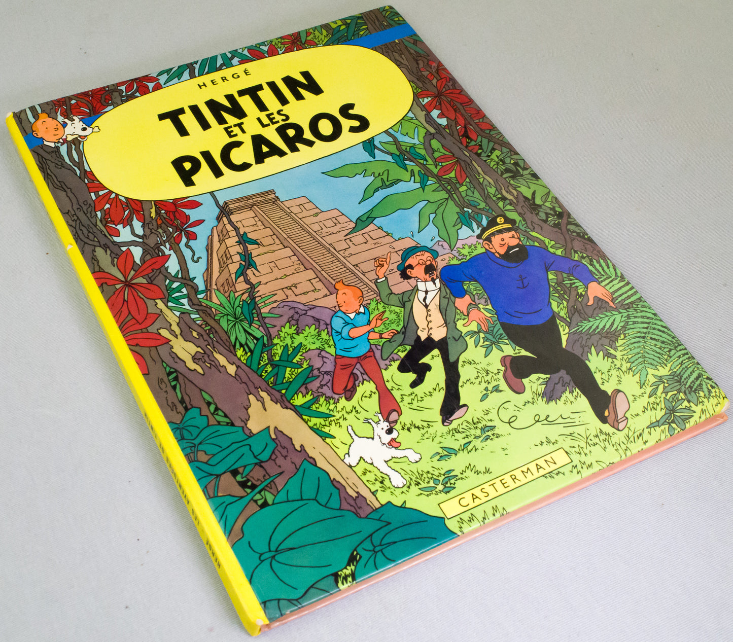 Tintin et les Picaros - Casterman 1976 1st Belgian Edition Hardback Rare book Herge EO