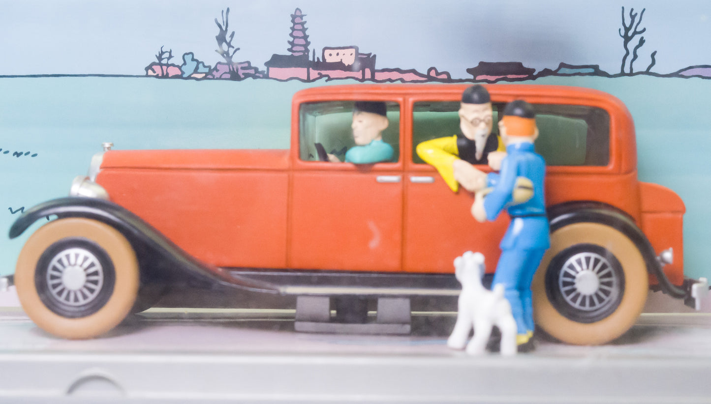 MOULINSART TINTIN CAR #2 Dr Wang's Red Limo: Blue Lotus Model car 1/43 Scale (Copy)