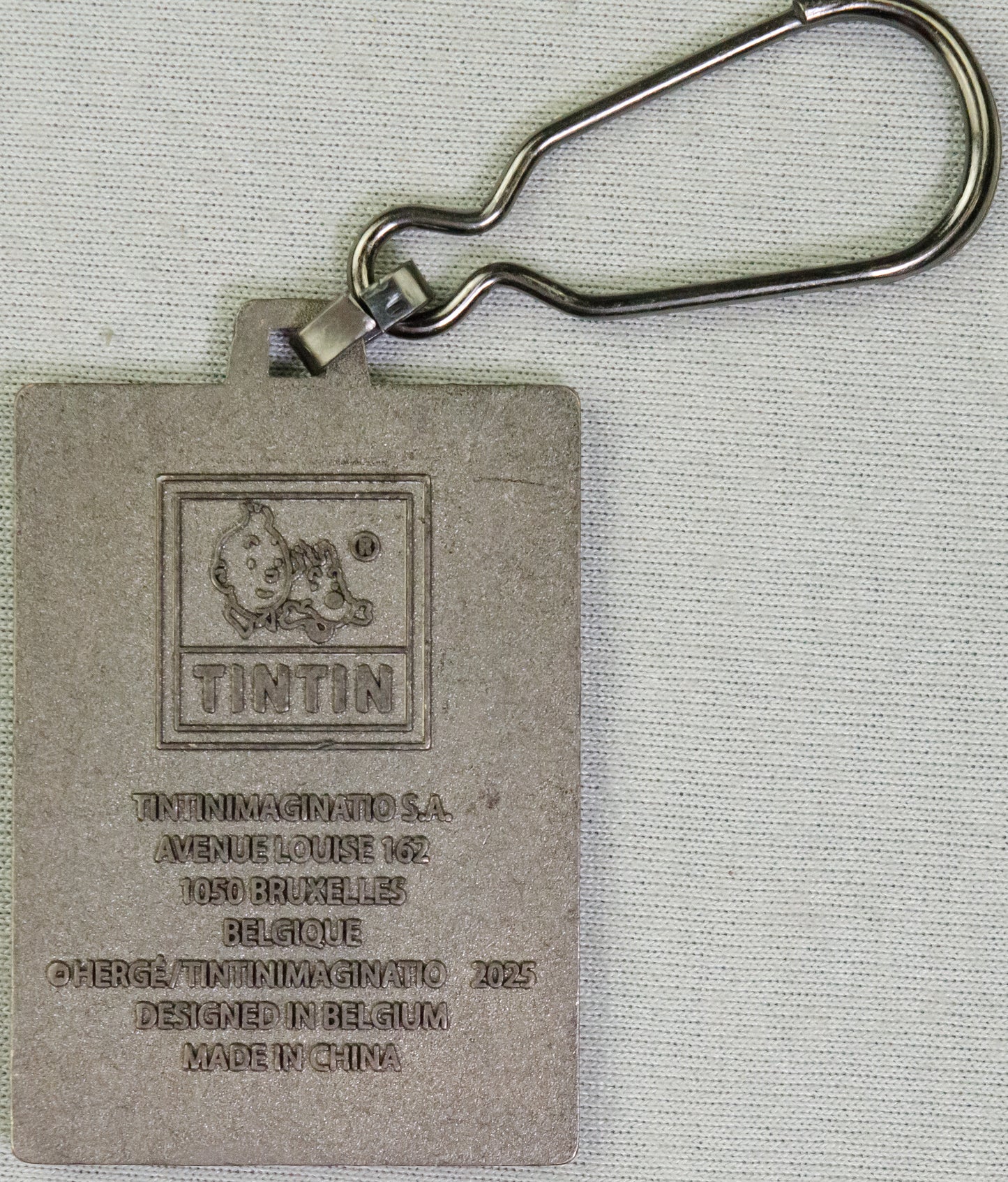 Moulinsart Tintin Title Cover Keyring 42547 - The Red Sea Sharks Metal