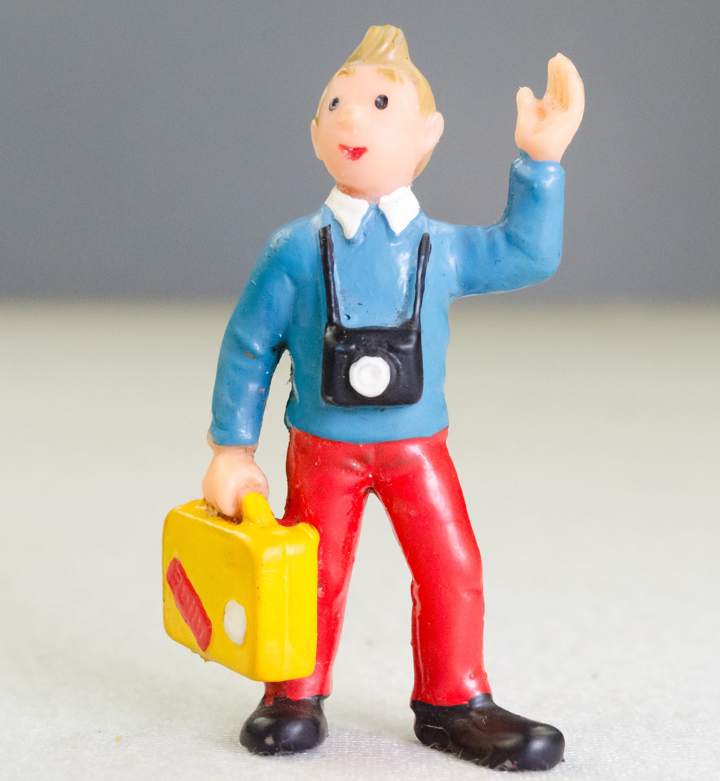 Tintin Traveller: Vintage 1980s 3/4cm Mini Figure from the Bully Collection