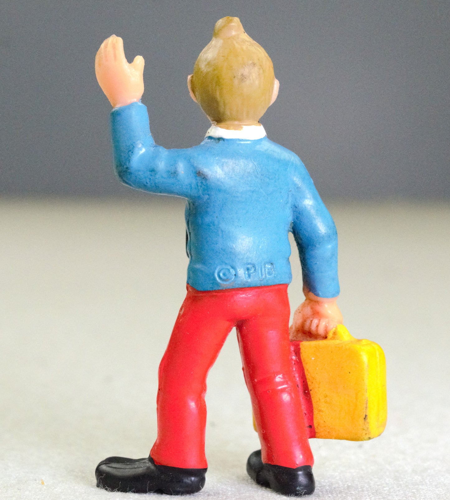 Tintin Traveller: Vintage 1980s 3/4cm Mini Figure from the Bully Collection
