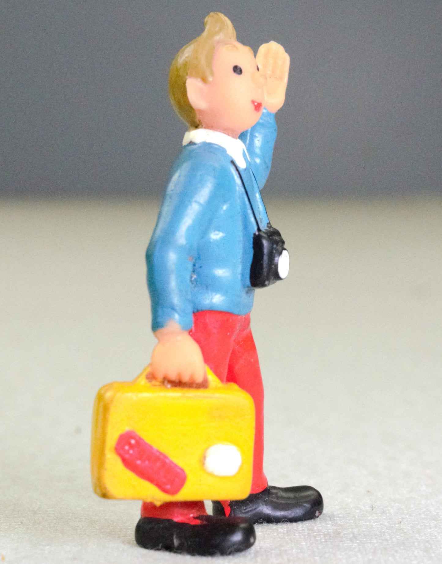 Tintin Traveller: Vintage 1980s 3/4cm Mini Figure from the Bully Collection