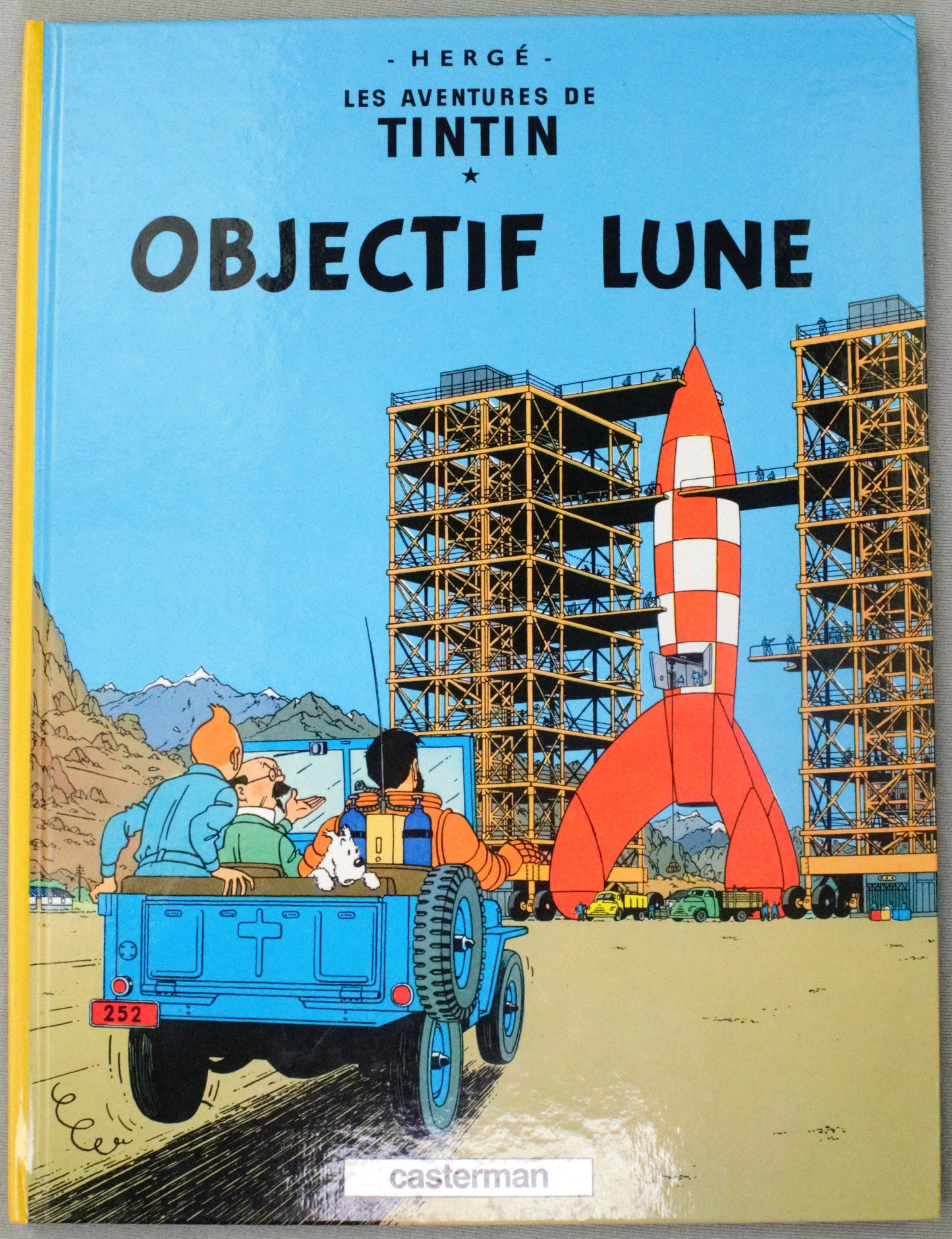 Tintin Objectif Lune Comic Book - Casterman 1981 French Hardback Edition Herge