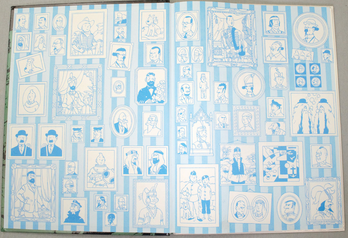 Tintin On a Marche sur la Lune Comic Book - Casterman 1982 French Hardback Edition Herge