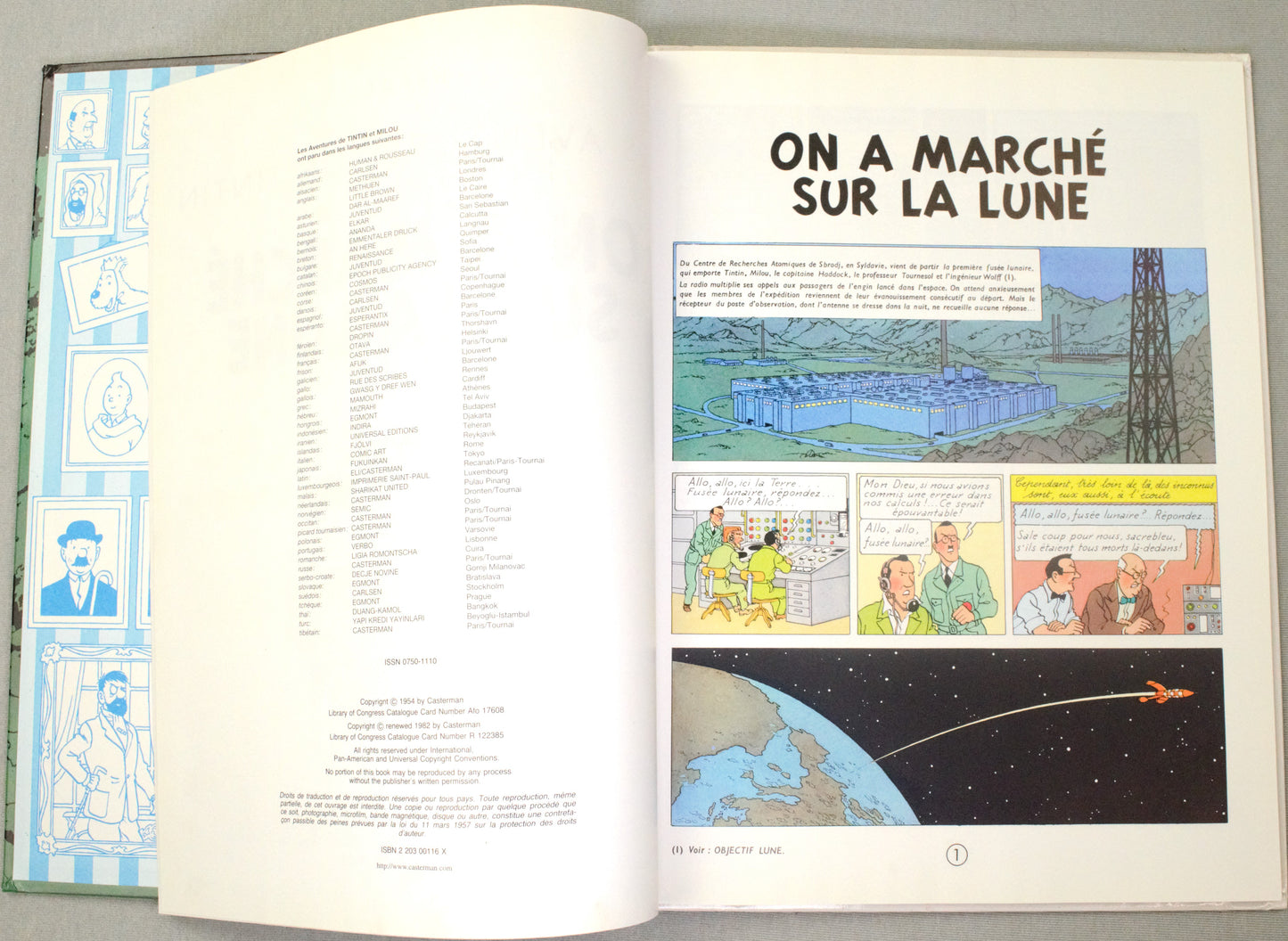 Tintin On a Marche sur la Lune Comic Book - Casterman 1982 French Hardback Edition Herge
