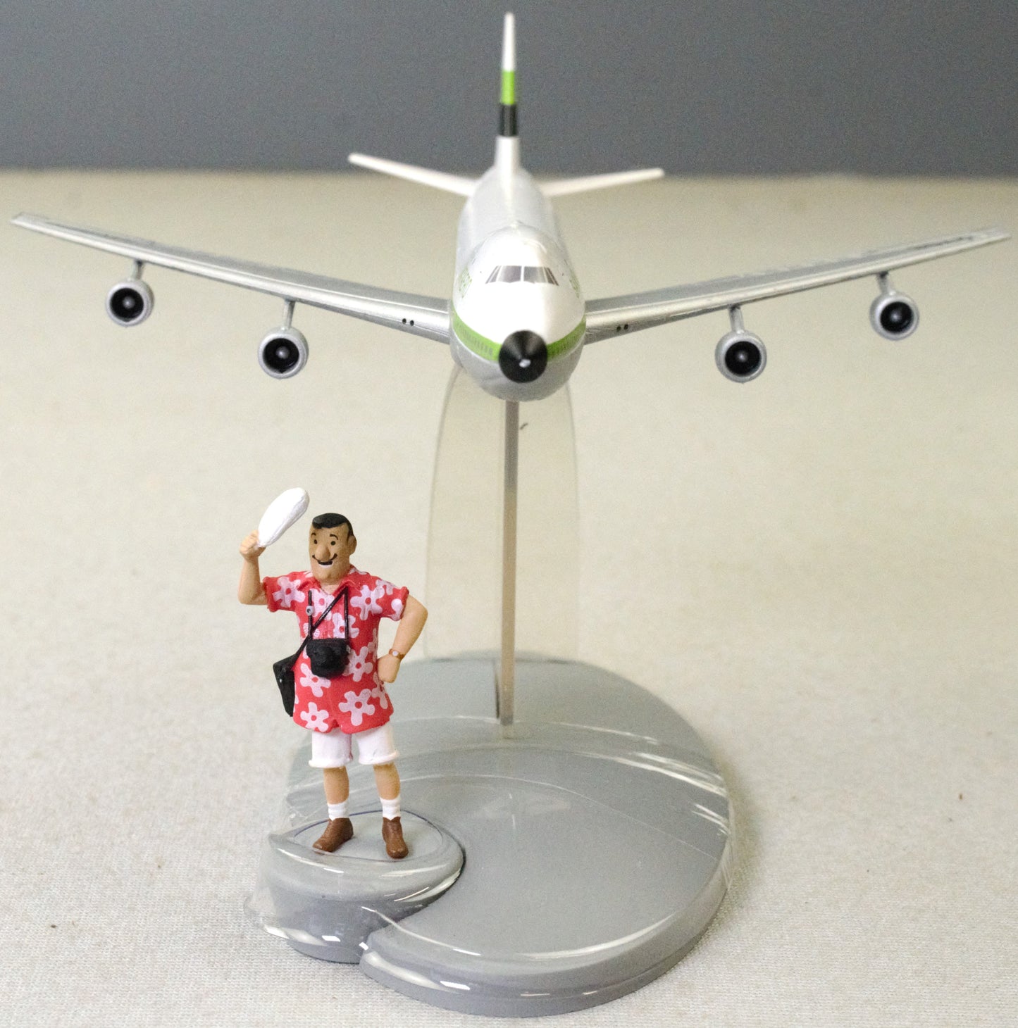 Moulinsart Tintin Plane 29570 Santaero Company Plane: Les Picaros Model Avion #50