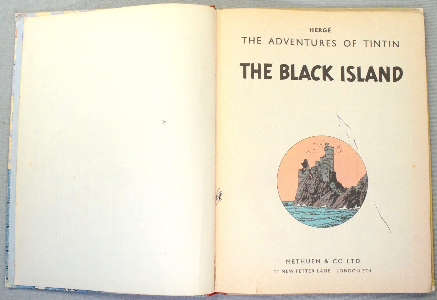 The Black Island: Methuen 1966 UK 1st Edition Hardback Tintin book by Herge EO