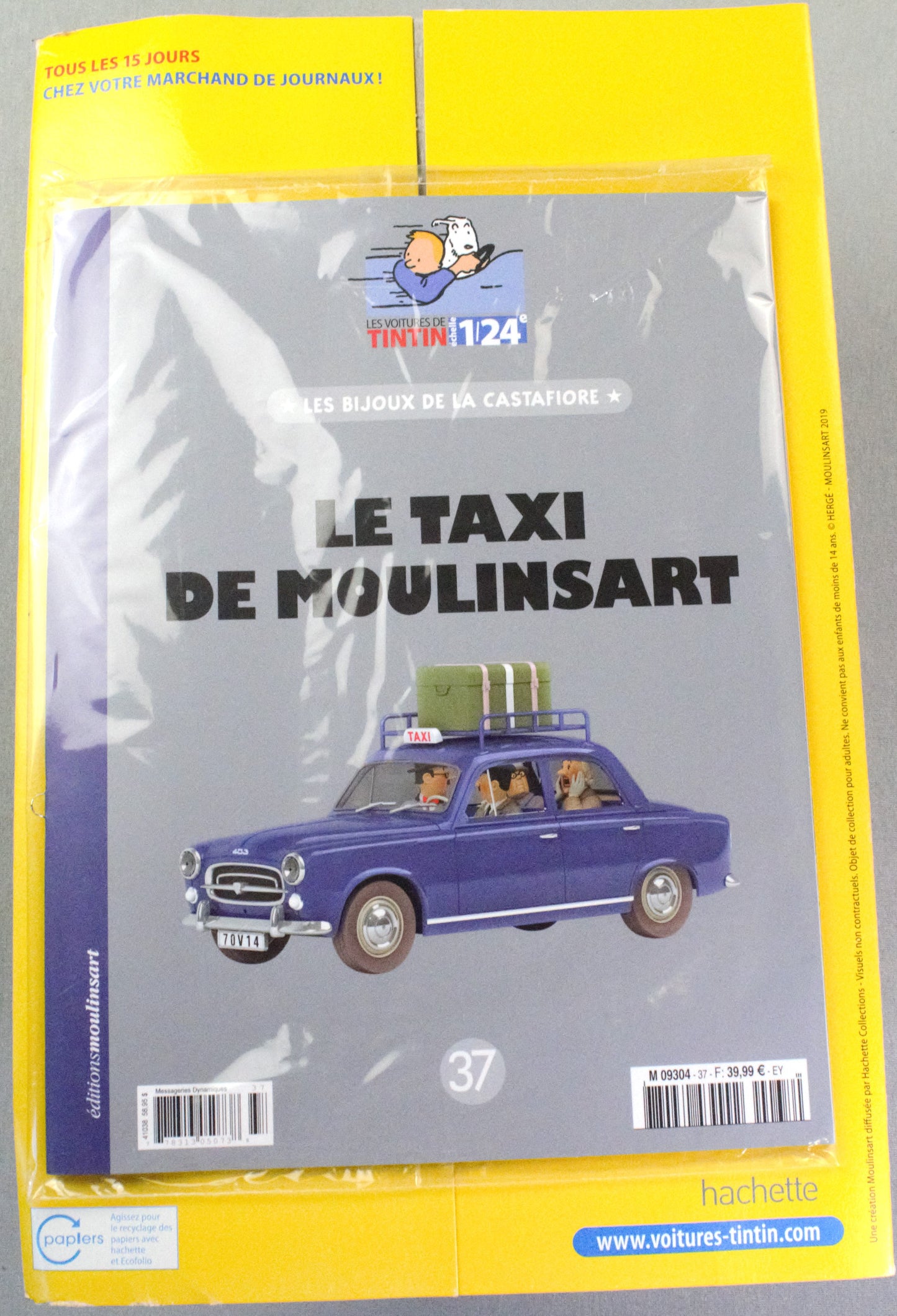 HACHETTE Tintin Car 1/24 #37 Peugeot 403: Castafiore Emerald Model Figure