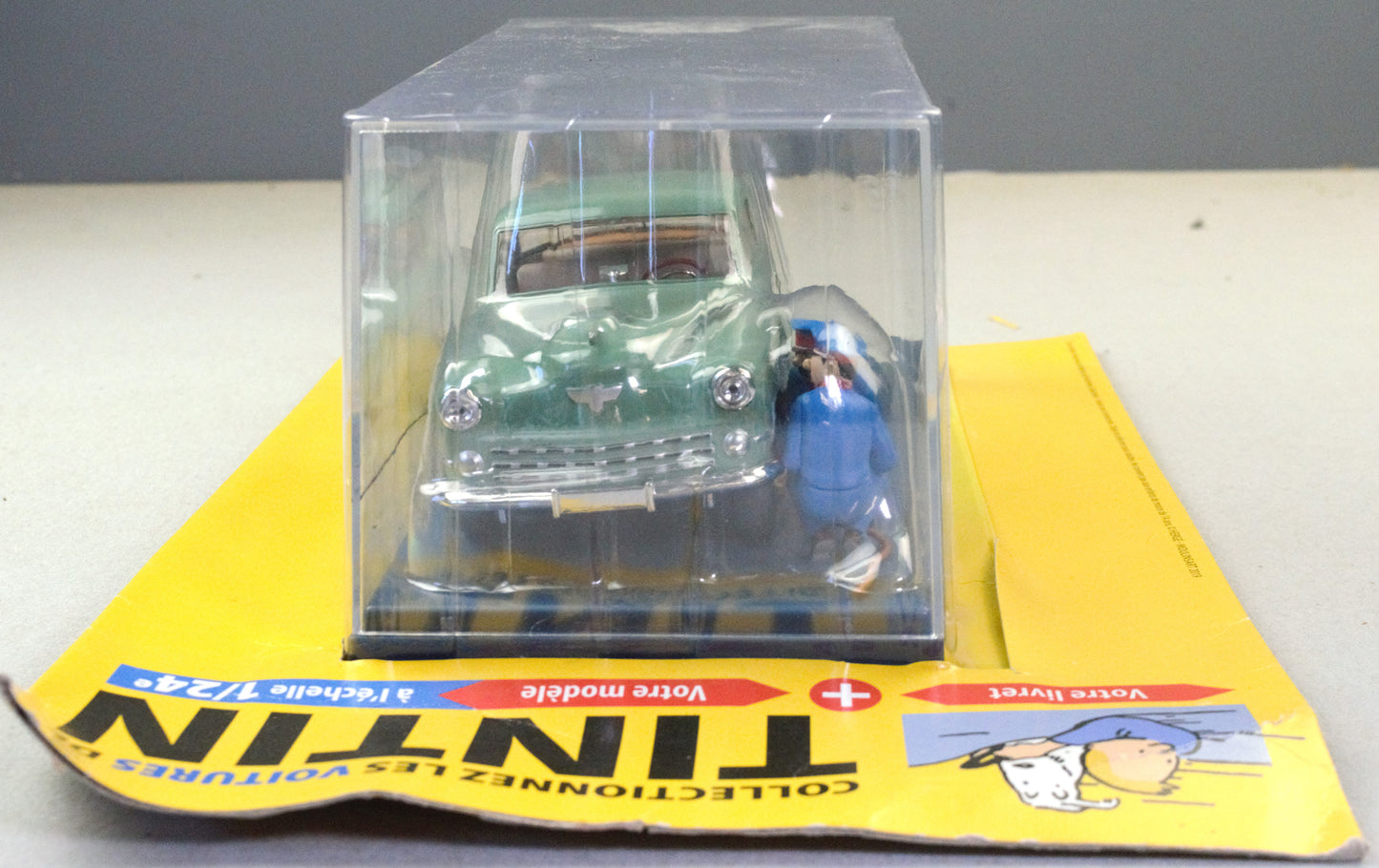HACHETTE 1/24 Tintin Car #17 Studebaker Commander Land Black Gold Model Voiture