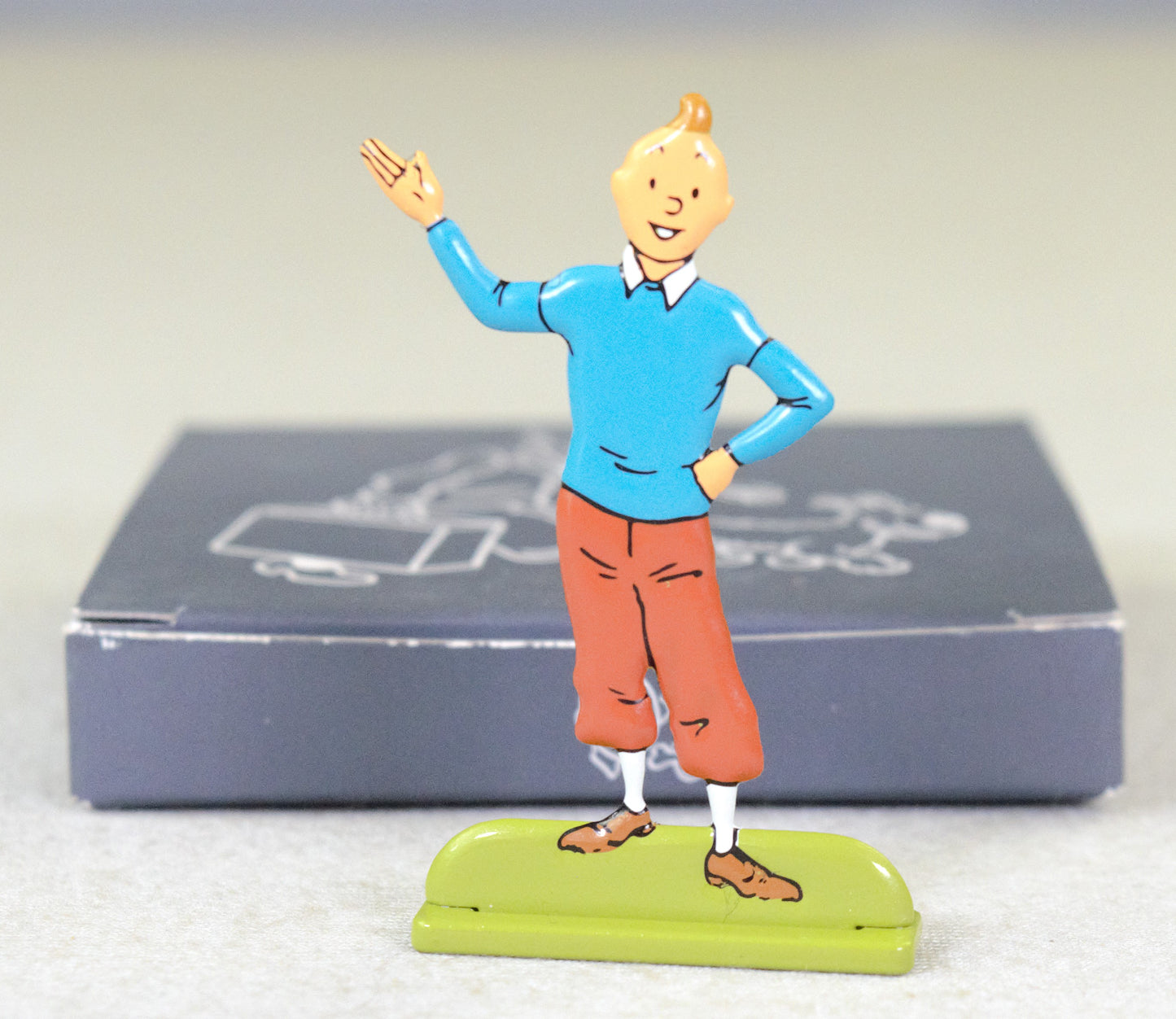 ARCHIVES TINTIN 2D Metal Figurine: Journal Tintin Waving Moulinsart Figure/Model