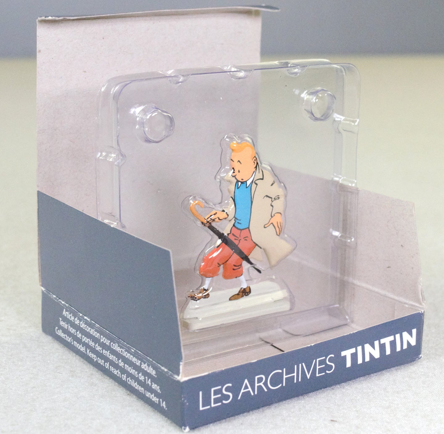 Archives Moulinsart 2D Metal Figurine: Tintin holds Umbrella Sunflower Affair Relief Figure/Model