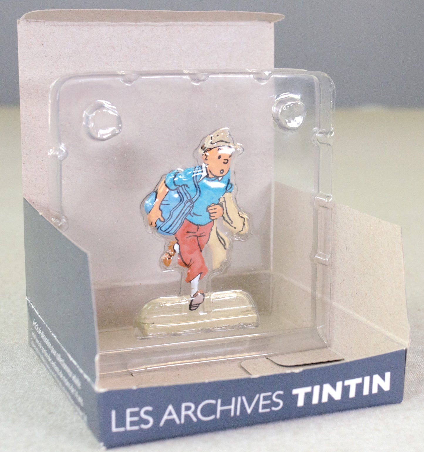 Archives Moulinsart 2D Metal Figurine: Tintin Reporter Red Sea Sharks Running ML Figure/Model