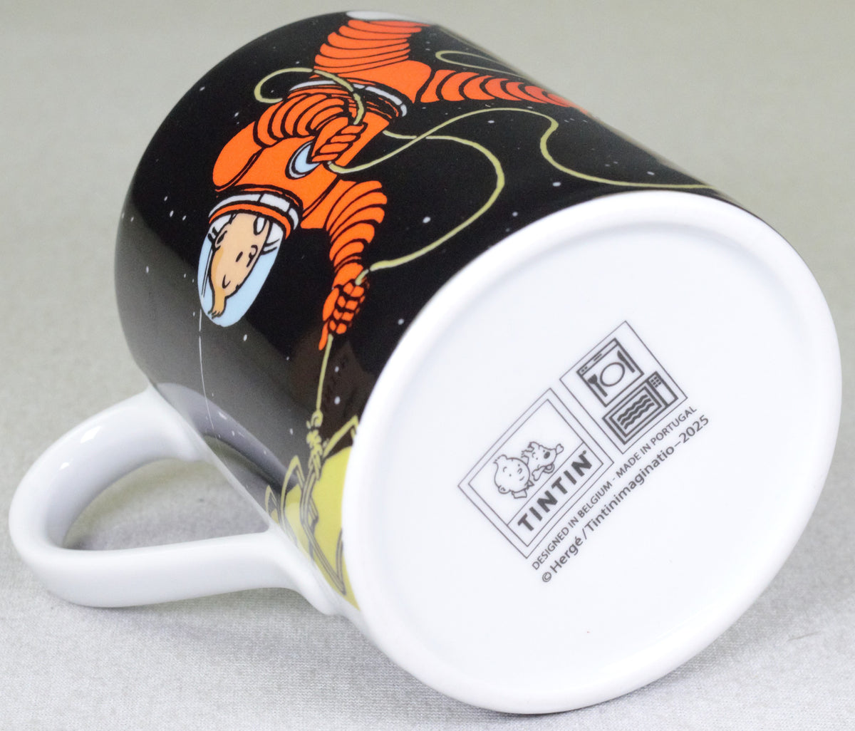 Moulinsart Tintin Calligraphy Character Mug 47987 - Spacesuits on Moon 2023