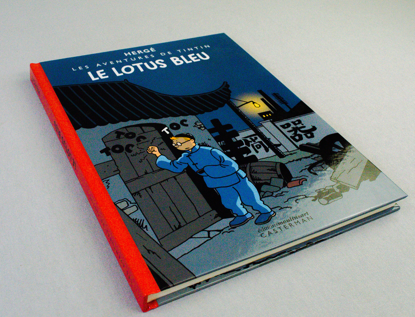 Le Lotus Bleu: Re-colourised Casterman 2025 French Edition Hardback Book