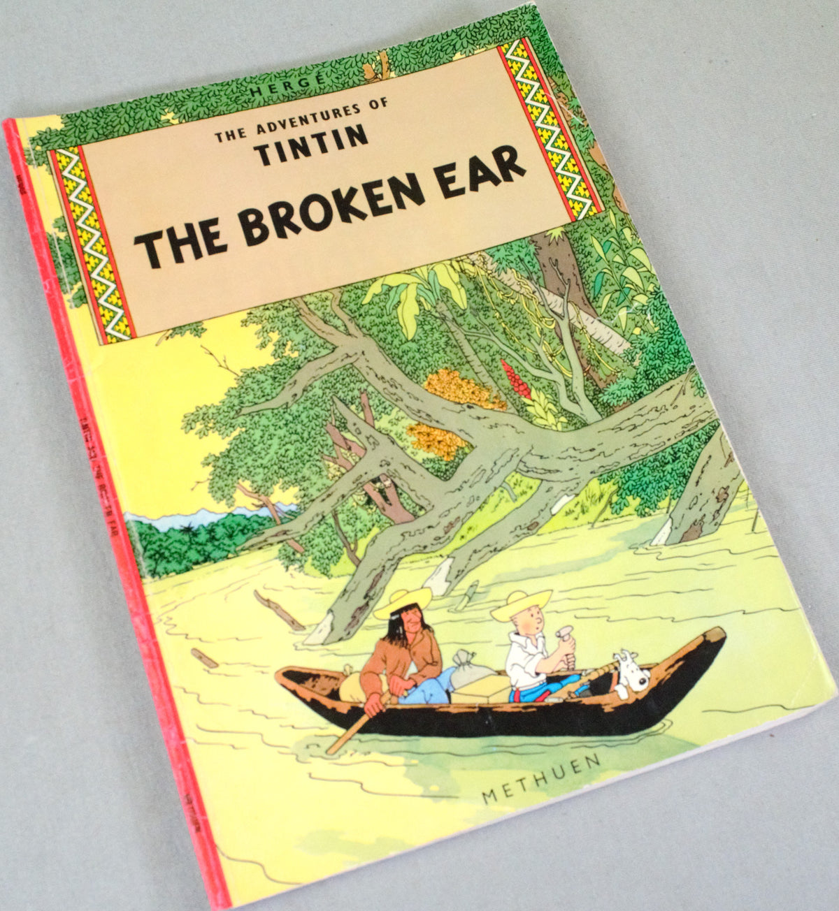 The Broken Ear - Methuen 1976 1st UK Paperback Edition Rare Tintin Book Herge