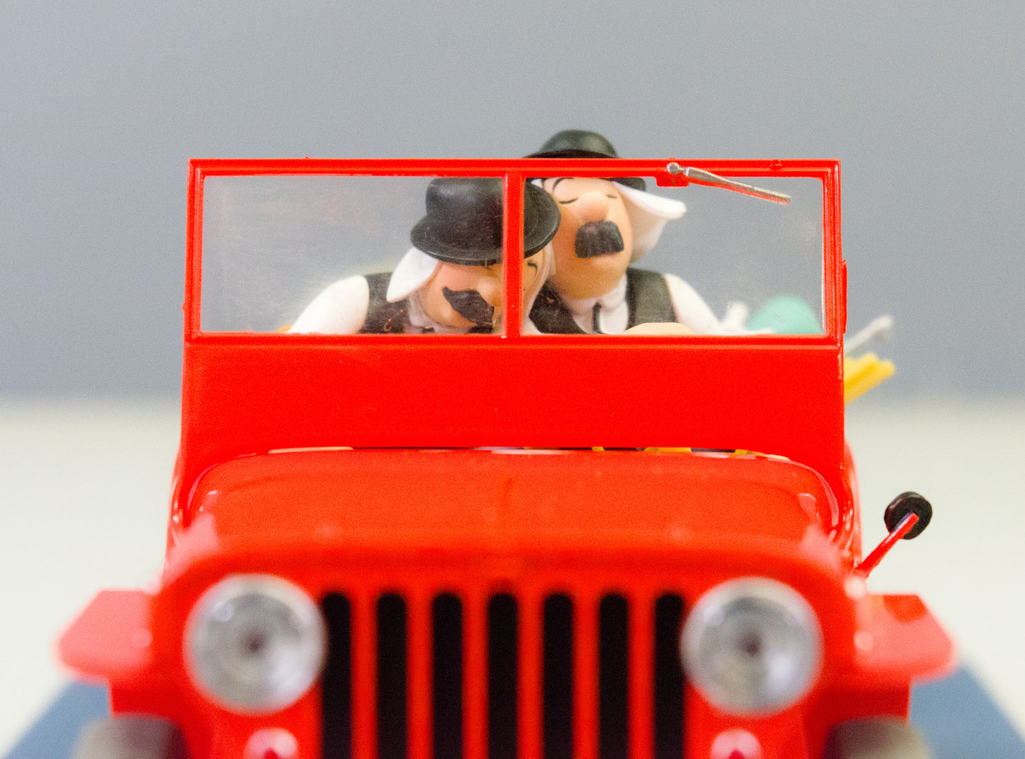 Hachette 1/24 Tintin Car #6 Willy's Red Jeep V1: Land Black Gold Rare Model Voiture Figure