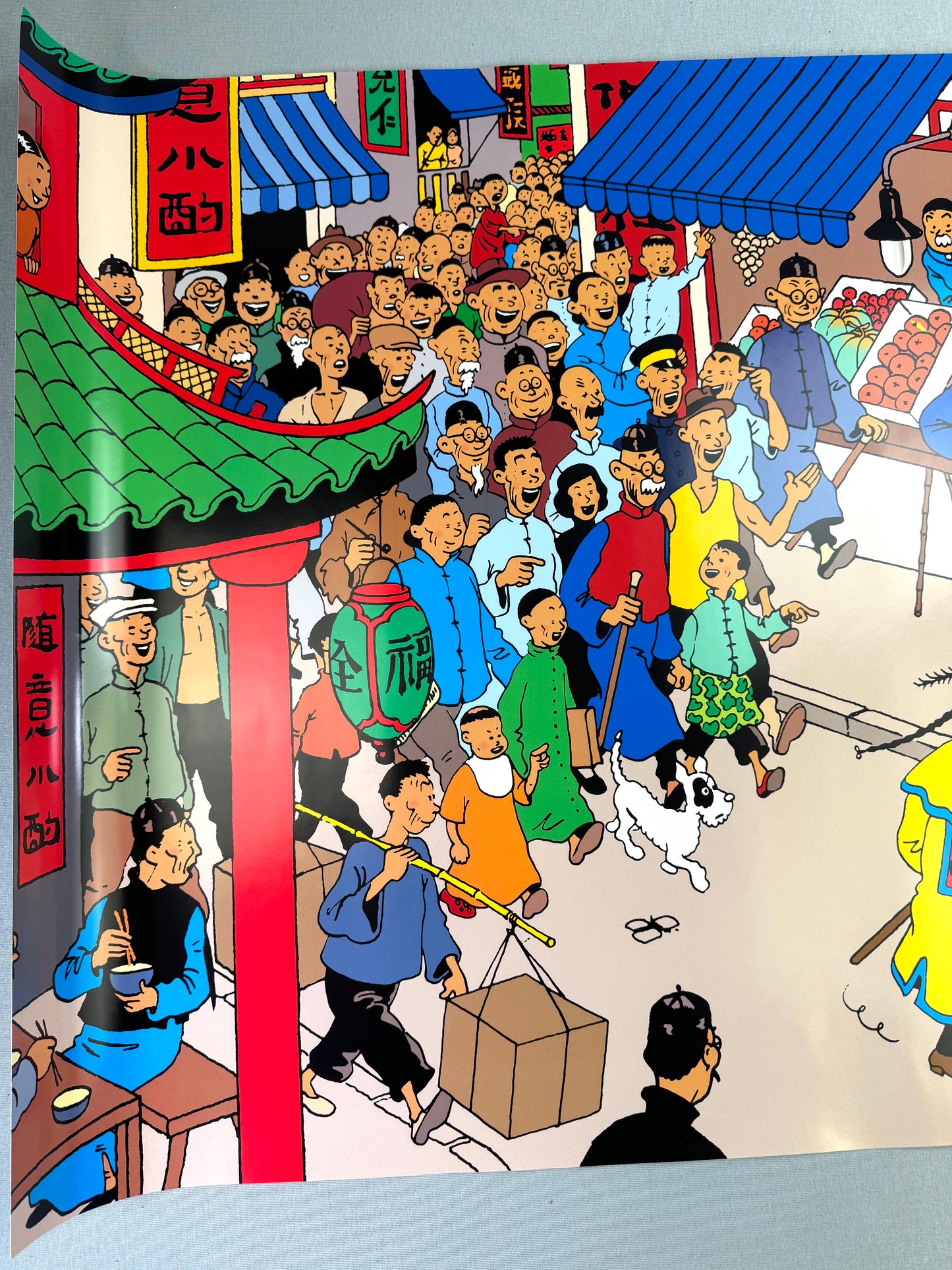 Rare Ltd Moulinsart Tintin Poster: Thomsons Shanghai Street Scene 23011 80x60cm