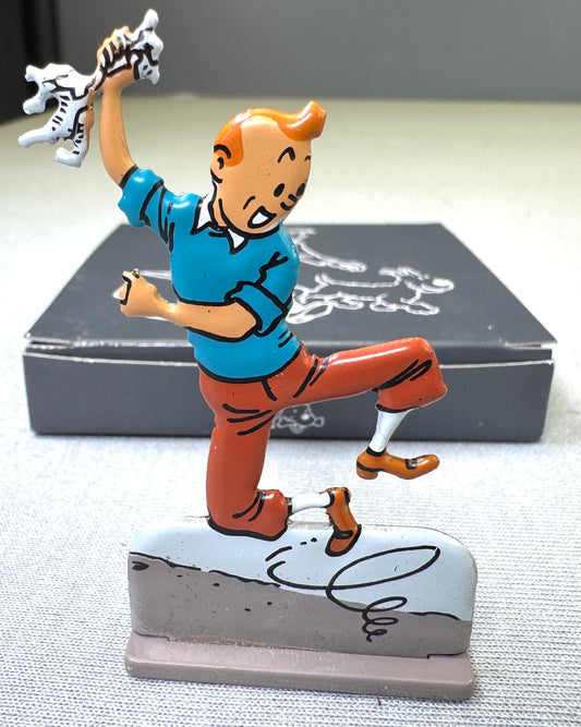 Archives Moulinsart 2D Metal Figurine: Tintin Rejoicing Prisoners Sun Figure/Model