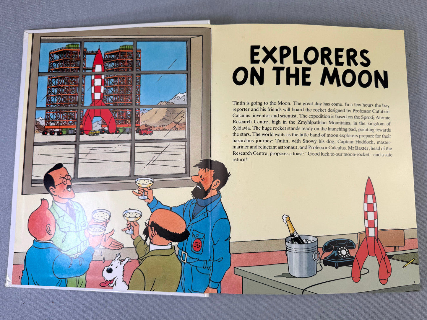 Explorers on the Moon Pop Up Book: Methuen 1992 1st Edition Hardback Rare Tintin EO