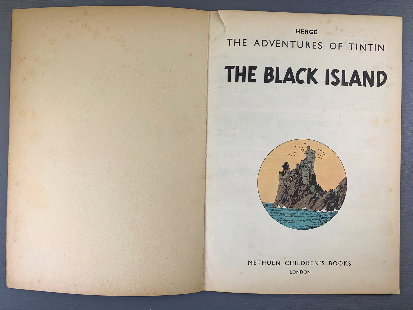 The Black Island - Tintin Methuen 1st UK Paperback Edition Book 1970s