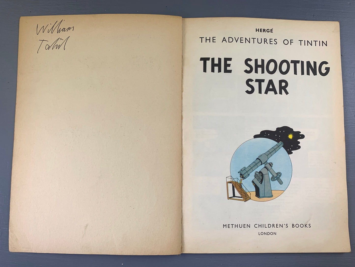 The Shooting Star - Methuen 1972 1st UK Paperback Edition Rare Tintin Book Herge