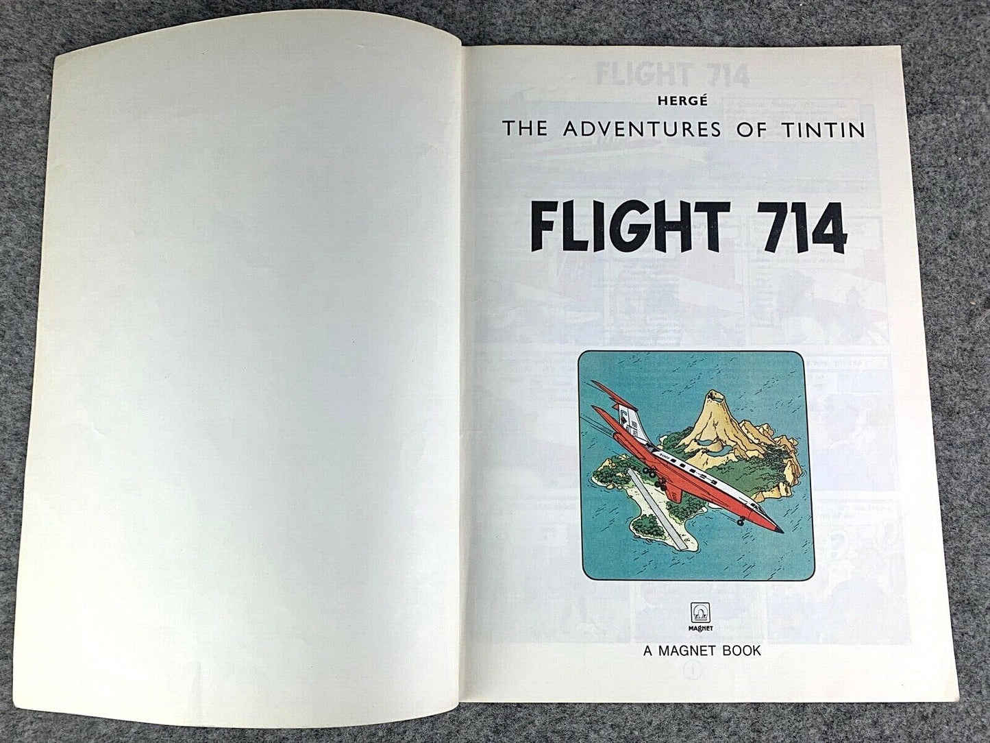 Flight 714 - Tintin Magnet UK Paperback Edition Book 1980s