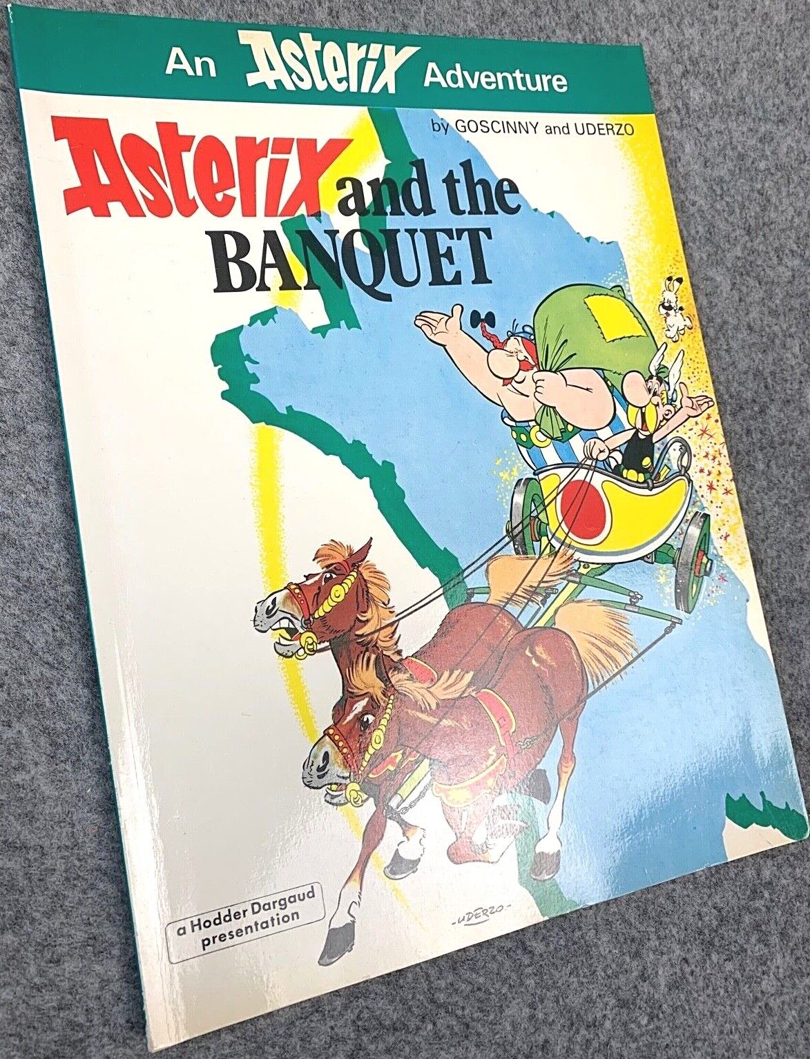 Asterix & the Banquet - 1970s Hodder/Dargaud UK Edition Paperback Book Uderzo