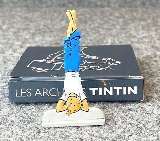 ARCHIVES TINTIN 2D Metal Figurine: Tintin Doing Yoga Moulinsart Relief Figure