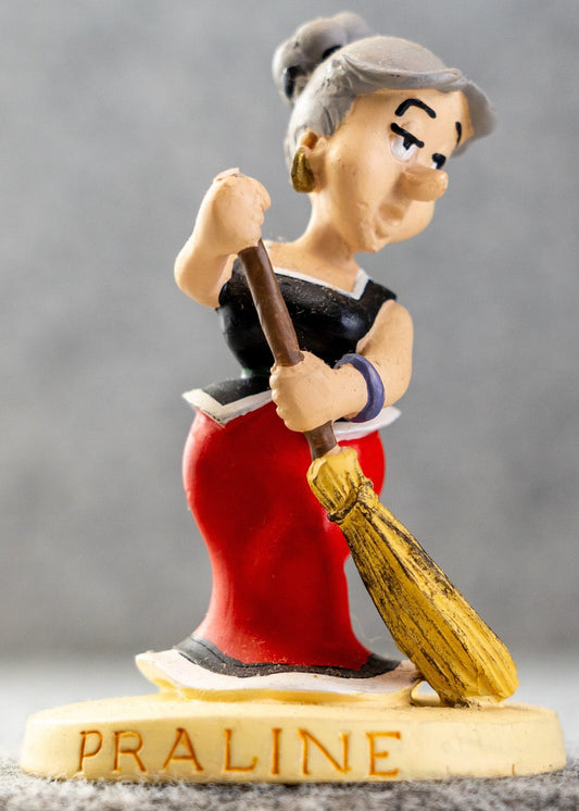 Plastoy Asterix Figurine #23 Praline Editions Rene 9cm Resin Model Figure