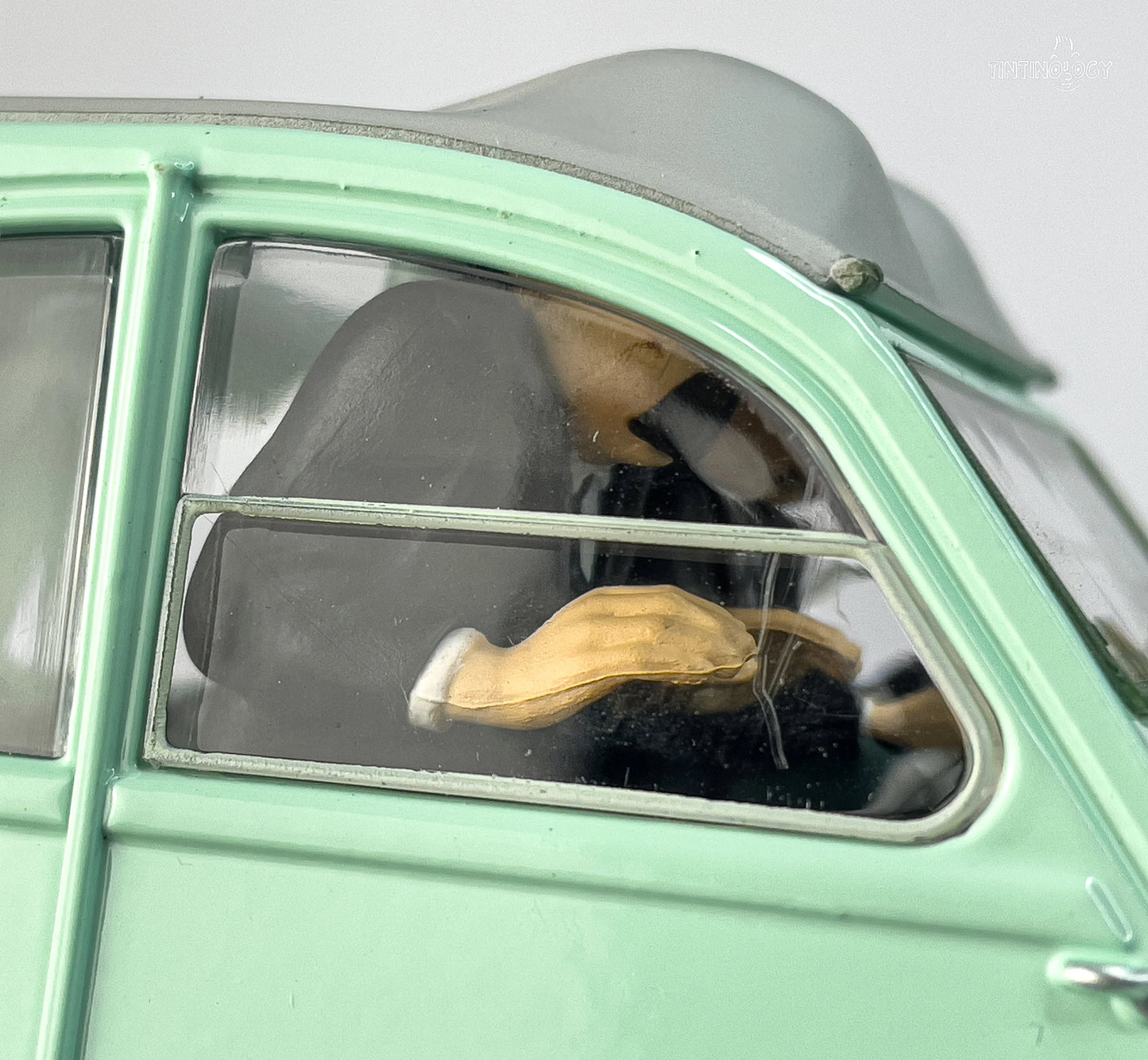 VOITURE TINTIN 1/24 29908 Citroen 2CV: Calculus Affair Hachette Model Car #8
