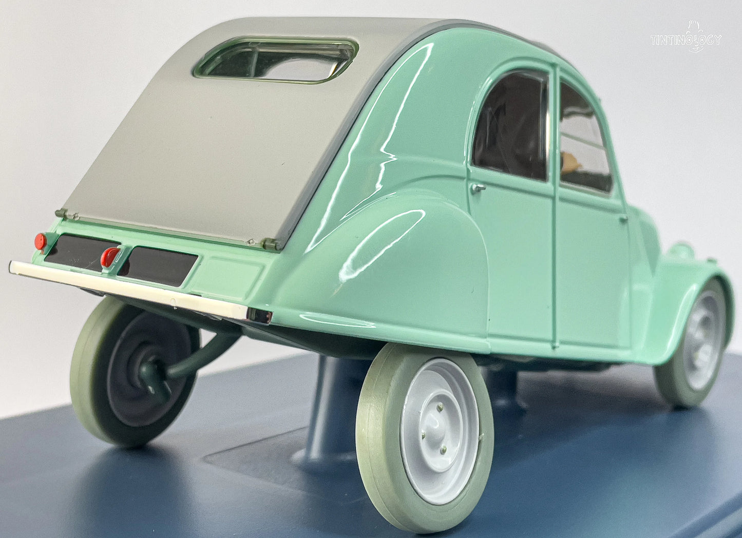 VOITURE TINTIN 1/24 29908 Citroen 2CV: Calculus Affair Hachette Model Car #8