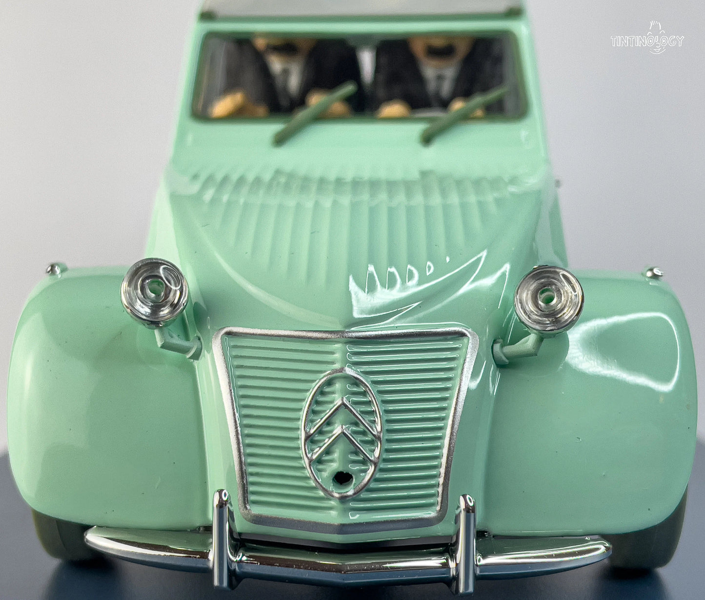 VOITURE TINTIN 1/24 29908 Citroen 2CV: Calculus Affair Hachette Model Car #8
