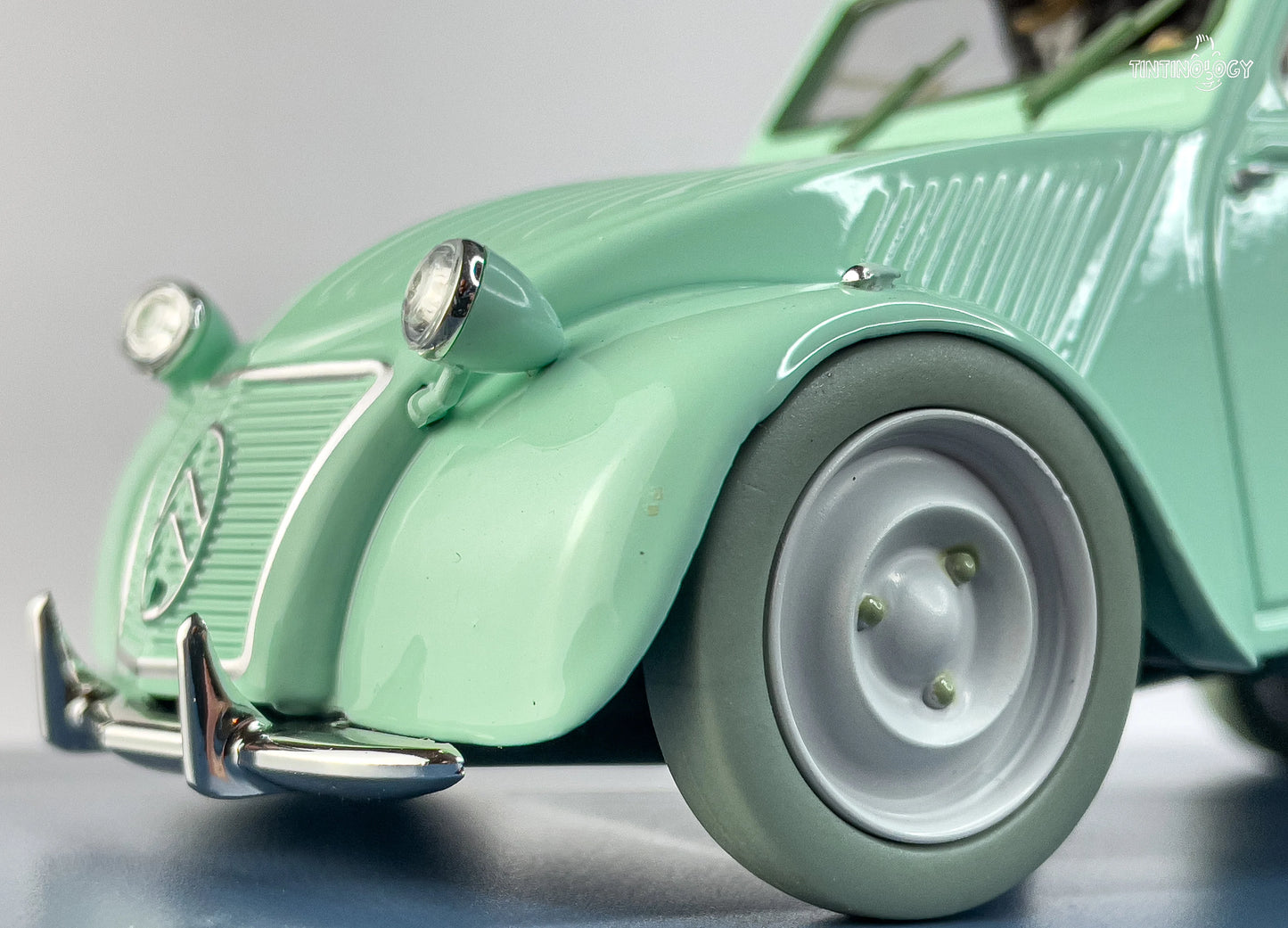 VOITURE TINTIN 1/24 29908 Citroen 2CV: Calculus Affair Hachette Model Car #8