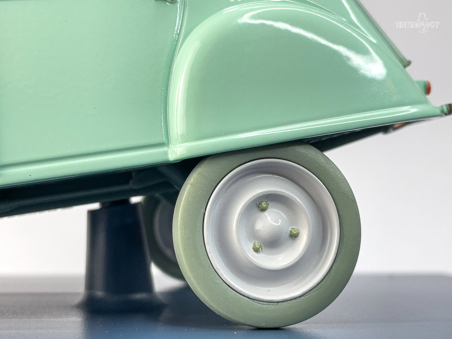 VOITURE TINTIN 1/24 29908 Citroen 2CV: Calculus Affair Hachette Model Car #8