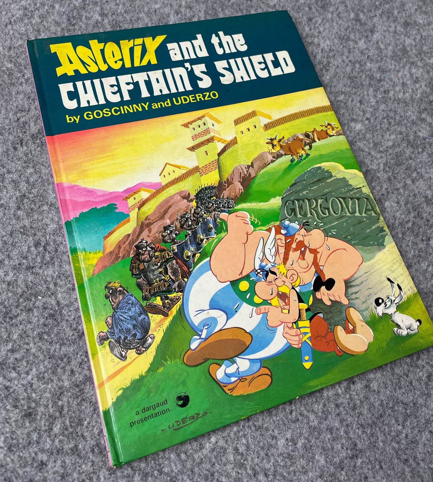 Asterix & Chieftains Shield 1978 Hodder/Stoughton 2nd UK Edition Rare HB Comic Book Uderzo